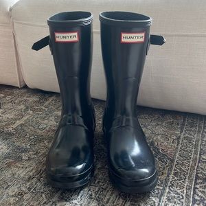Hunter Original Short Gloss Rain Boot (Women) in Black
